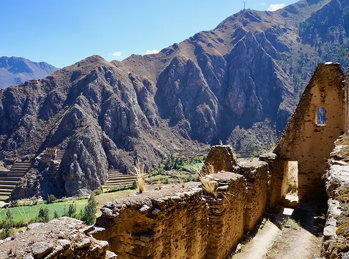 Students exploring Cusco